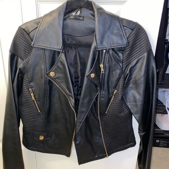 Leather jacket. Perfect condition. - Picture 1 of 2